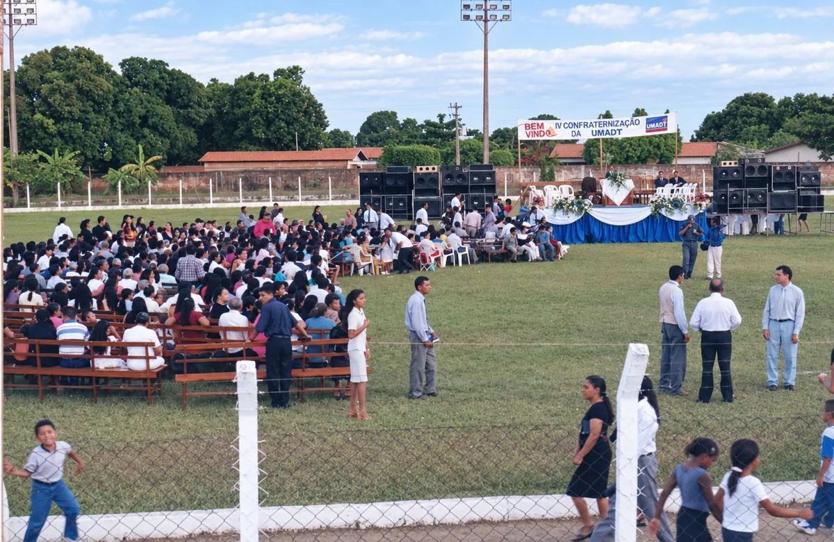 IV Confraternização da UMADT: culto no estádio.